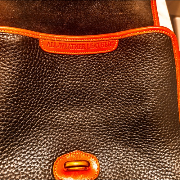 DOONEY & BOURKE
Vintage Pebbled Leather Flap Shoulder Handbag - Picture 12 of 12